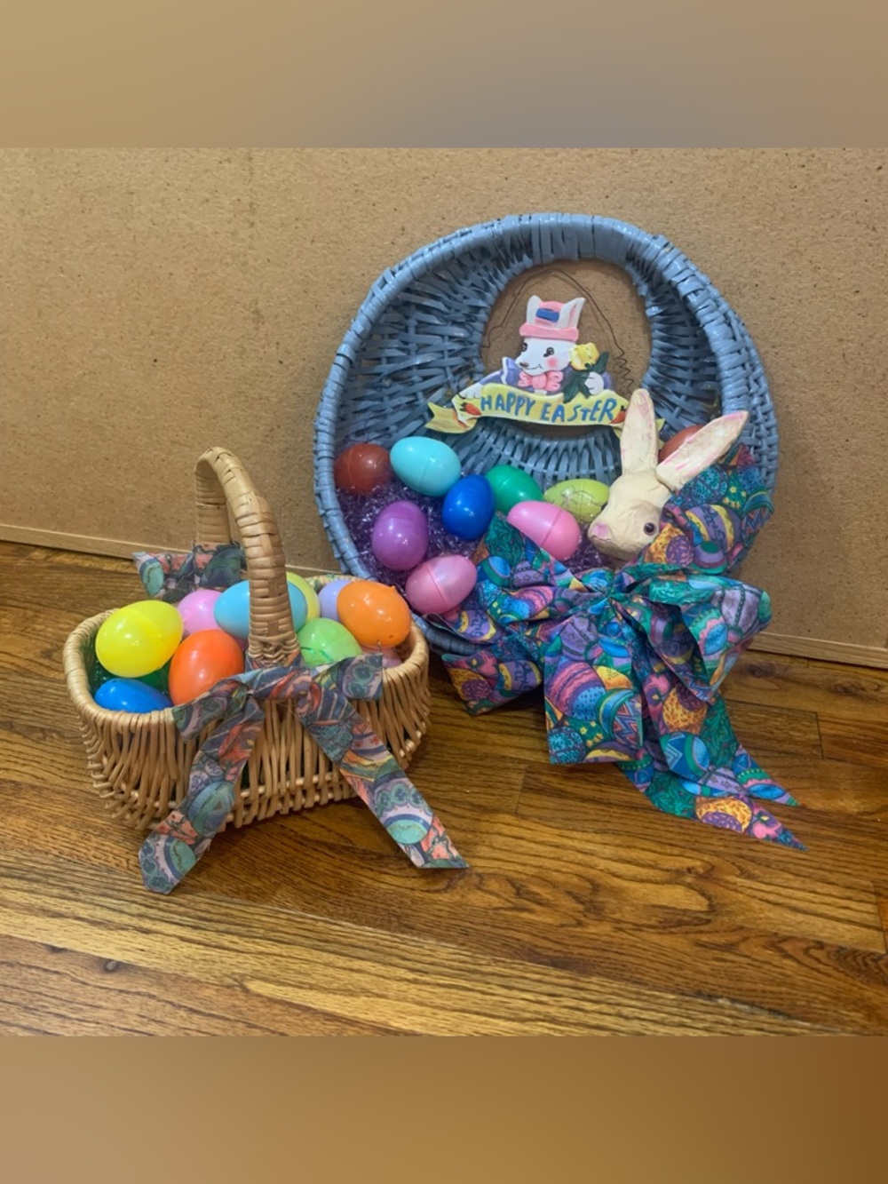 Easter Wreath Bunny Rabbit & Cute Basket w/ Plastic Eggs & Matching Ribbon
SFH